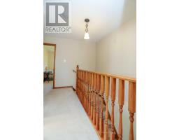 31 SINCLAIR CRESCENT - 27