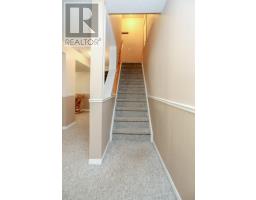 31 SINCLAIR CRESCENT - 28