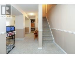 31 SINCLAIR CRESCENT - 29