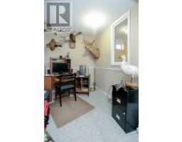 31 SINCLAIR CRESCENT - 33