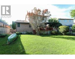 31 SINCLAIR CRESCENT - 44