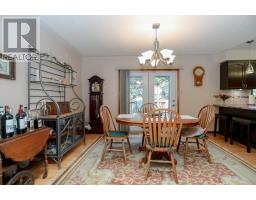 31 SINCLAIR CRESCENT - 6