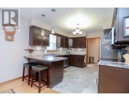 31 SINCLAIR CRESCENT - 7