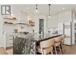 86 KEMP CRESCENT - 13