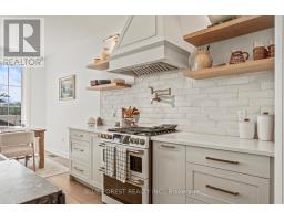 86 KEMP CRESCENT - 14