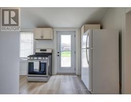 821 QUEENS AVENUE - 19