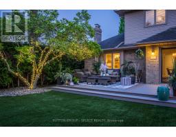 408 SUNNYSIDE CRESCENT - 38