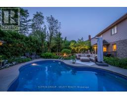 408 SUNNYSIDE CRESCENT - 43