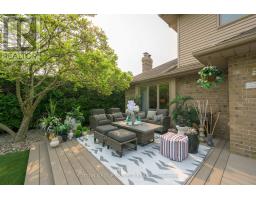 408 SUNNYSIDE CRESCENT - 7