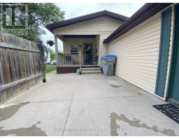 2 - 9951 NORTHVILLE CRESCENT - 39