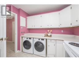 206 - 300 EVERGLADE CRESCENT - 13