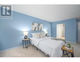 206 - 300 EVERGLADE CRESCENT - 19