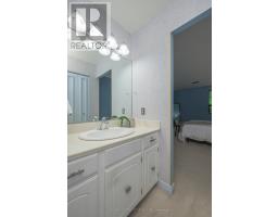 206 - 300 EVERGLADE CRESCENT - 22