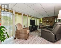 96 CAYUGA CRESCENT - 16