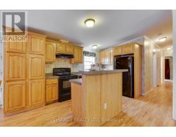 461 RICHARD CRESCENT - 8