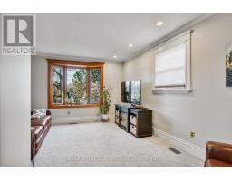 44 WINDSOR AVENUE - 19