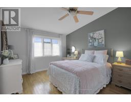 4 - 1478 ADELAIDE STREET N - 24