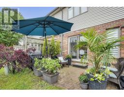 4 - 1478 ADELAIDE STREET N - 38