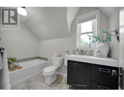 2617 QUEENS STREET - 33