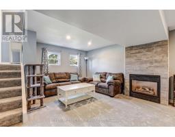 59 DAVID DRIVE E - 17