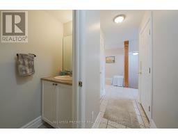 1908 CORONATION DRIVE - 23