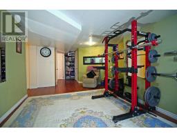 682 HEDGEROW PLACE - 32