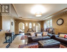 189 COLLEGE AVENUE - 28
