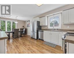 32 LAKEVIEW CIRCLE - 12