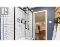 90 QUEENS STREET - 25