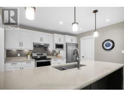 364 DARCY DRIVE E - 17