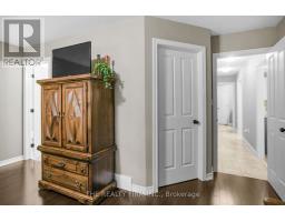 364 DARCY DRIVE E - 21