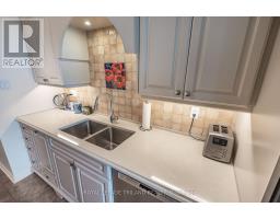 1401 - 389 DUNDAS STREET - 17