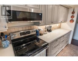 1401 - 389 DUNDAS STREET - 18