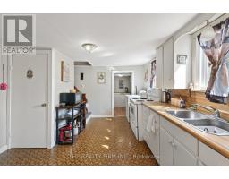 18 FOURTH AVENUE - 33