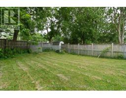 56 STROUD CRESCENT - 20