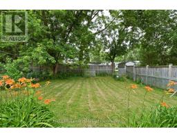 56 STROUD CRESCENT - 22