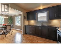 17 CARLETON COURT - 12