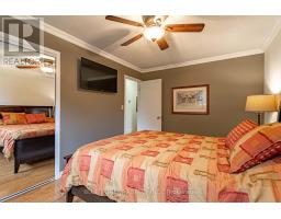 17 CARLETON COURT - 15