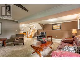 17 CARLETON COURT - 20