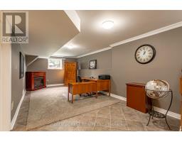 17 CARLETON COURT - 22