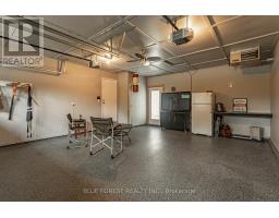 17 CARLETON COURT - 25