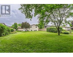 17 CARLETON COURT - 29
