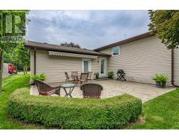 17 CARLETON COURT - 33