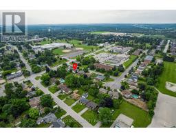 17 CARLETON COURT - 35