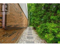 2 - 1328 COMMISSIONERS ROAD W - 30
