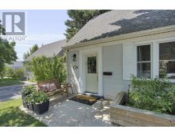 76 APELDOORN CRESCENT - 5