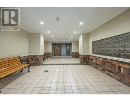 701 - 986 HURON STREET - 30