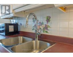 701 - 986 HURON STREET - 8