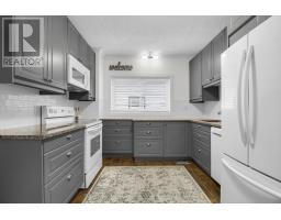 432 SPRUCE STREET N - 14