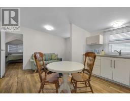 432 SPRUCE STREET N - 27